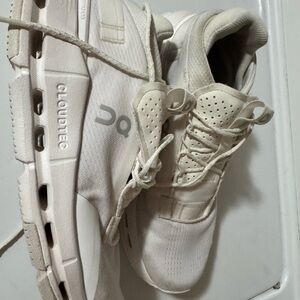 On Running Cream Cloudtec Sneakers